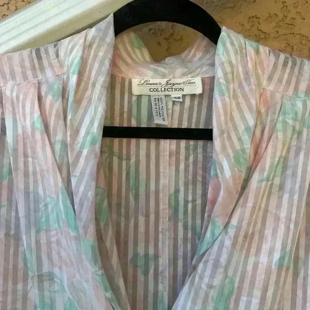 Floral top from Laura & Jayme Two - Picture 2 of 6